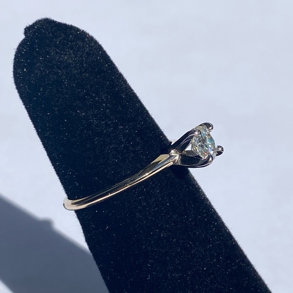 Gorgeous😍 14KT Solitaire Diamond engagement ring💍💎✨ - Picture 8 of 17